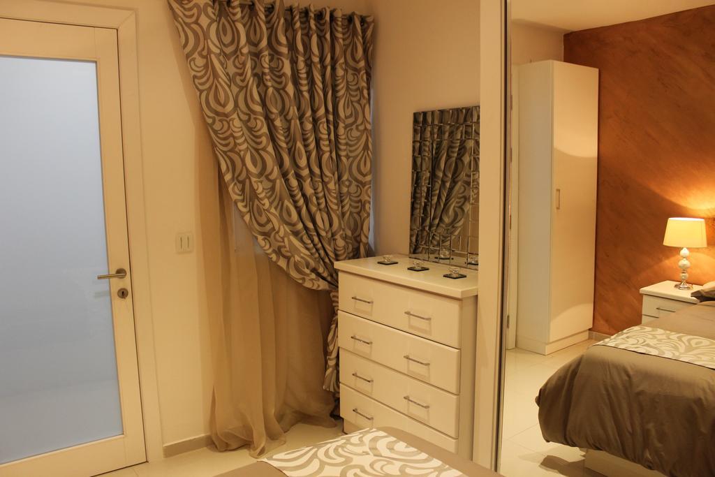 St. Elmo Apartments Валета Екстериор снимка